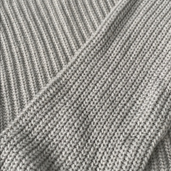 Gray Cropped Sweater with Zippers Size L - Picture 3 of 6